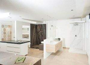 Wer hochwertige Einrichtungen verkaufen will, braucht dafür ein ansprechendes Ambiente, hier der 2018 fertiggestellte Showroom. (Foto: Anja Frick)