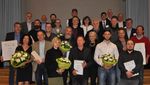 Gruppenbild der bei der Preisverleihung anwesenden Wettbewerbsteilnehmer mit Jury-Mitgliedern