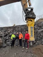 Übergabe des Epiroc HB 7000 Hydraulikhammer an die Firma Mendiger Basalt