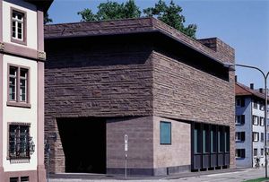 Fassade aus MAULBRONNER SANDSTEIN in Freiburg 