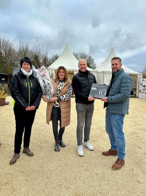 Von rechts: NKA-GF Oliver Schütte mit Holland Graniet-GF Arne Hansen 