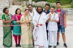 Der Friedensbotschafter Sri Sri Ravi Shankar bei der Eröffnung des neuen Standorts von Stone Experts. (Foto: Firma)