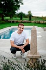Luis Matteo Nicklaus mit seinem Gesellenstück "Obelisk"