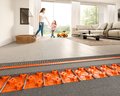 Das dünnschichtige Fußbodenheizungssystem Bekotec-Therm von Schlüter-Systems eignet sich für die Verwendung mit einer Wärmepumpe. (Foto: Firma)