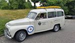 Sylke Lambert in ihrem 47 Jahre alten Werbe-Volvo