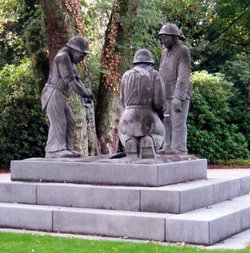Das Denkmal für die Erinnerungsstätte für verunglückte Bergleute im Gelsenkirchener Norden (Foto: Bärbel Holländer)