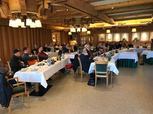Zu seinem ersten Bauseminar begrüßte der LIV Nordrhein-Westfalen rund 30 Teilnehmer. Foto: Harald Zahn