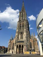 Ulmer Münster: Im Hauptschiff des Sakralbaus ist Putz abgebröckelt. Jetzt muss saniert werden. 
